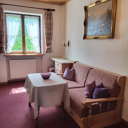 Guest house Bergkristall Eschenlohe